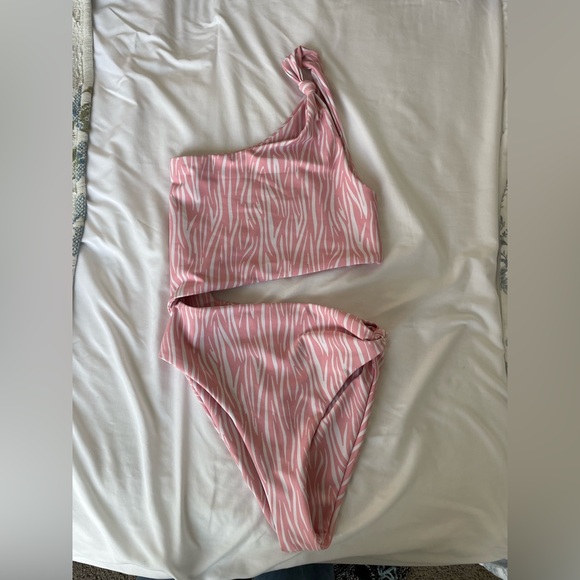 LAST CHANCE‼️ Skatie Pink Zebra Print Swimwear - Picture 2 of 4